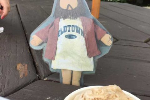 Flat Jesus Enjoys Ice Cream in Sudbury